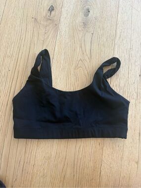 everlane perform bra